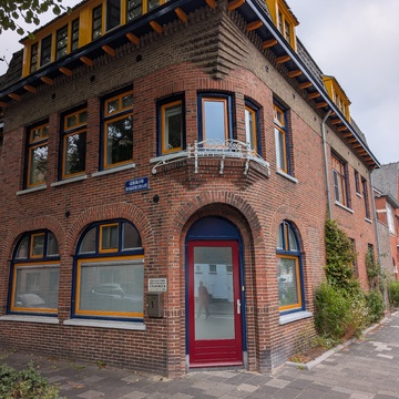 Gebrand Bakkerstraat 1 (1922)